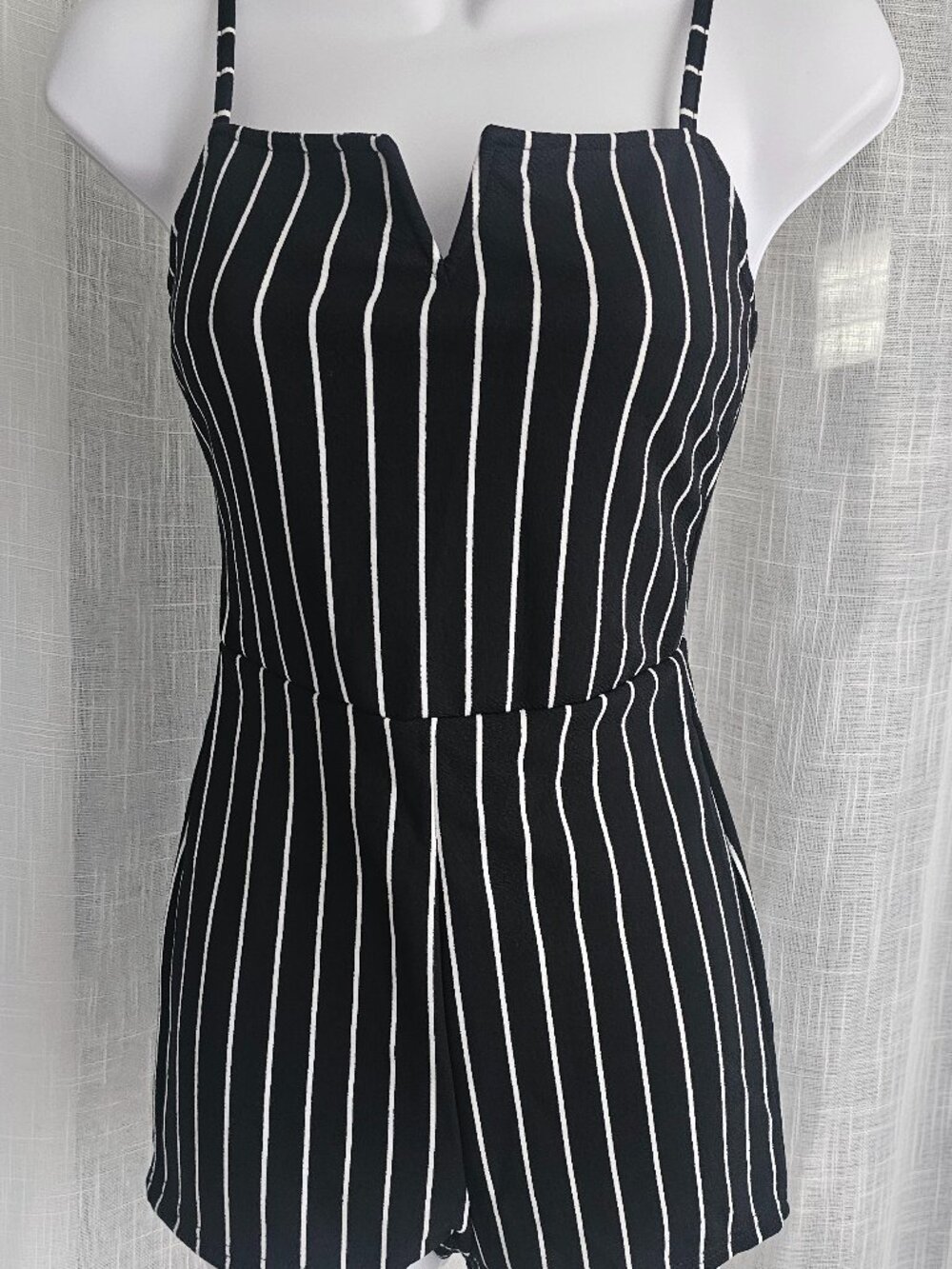 Women's Striped Cami Romper High Waisted Sleeveless Black Size US 2 NEW